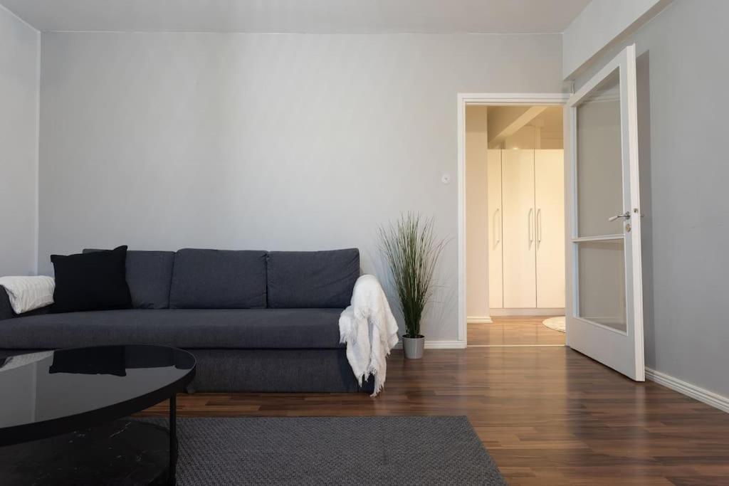 Tilava Huoneisto Helsingissa Apartamento Helsínquia Exterior foto
