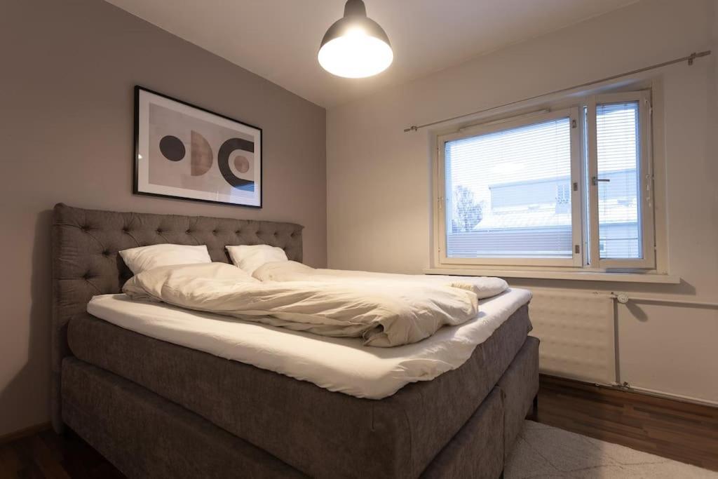Tilava Huoneisto Helsingissa Apartamento Helsínquia Exterior foto
